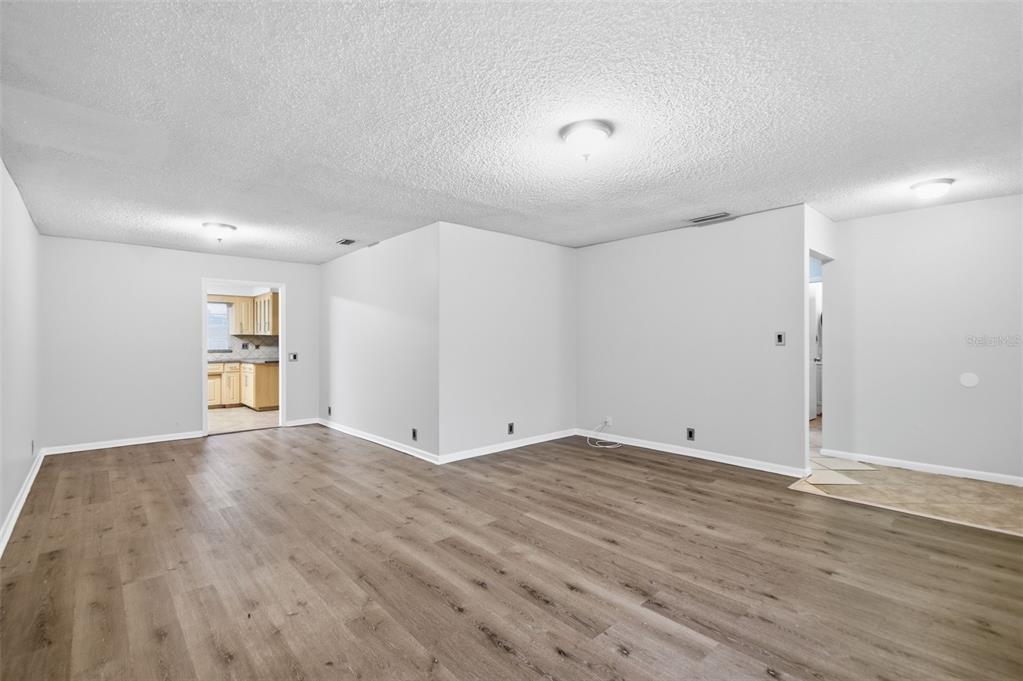 1534 Lagoon Road Lakeland, FL 33803 - Photo 5 of 40