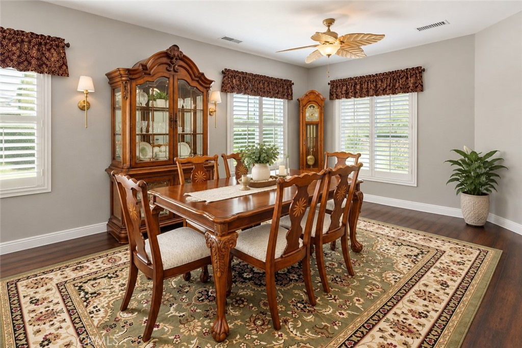436 Cindy Circle Riverside, CA 92507 - Photo 5 of 37 Spacious for the large dining furniture or simply break up the room to your desire