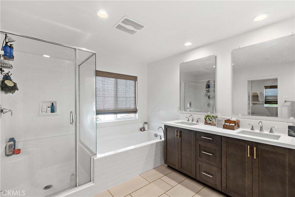 28341 Heather Grn Way Menifee, CA 92584 - Photo 23 of 44 Master bedroom bathroom