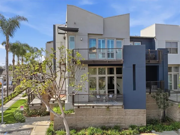 $1,145,000 | 5506 West 149th Place, Unit 5, Hawthorne, CA 90250