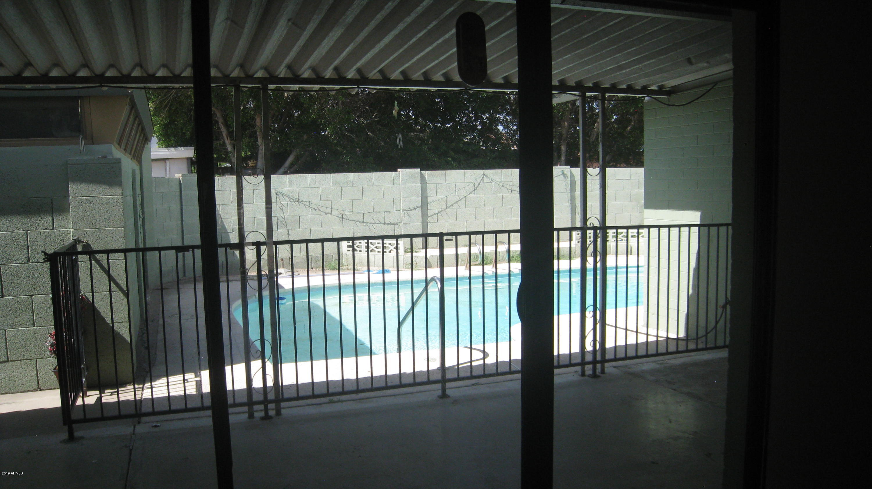 2242 West Cactus Road Phoenix, AZ 85029 - Photo 12 of 28 2242 W Cactus Rd 012
