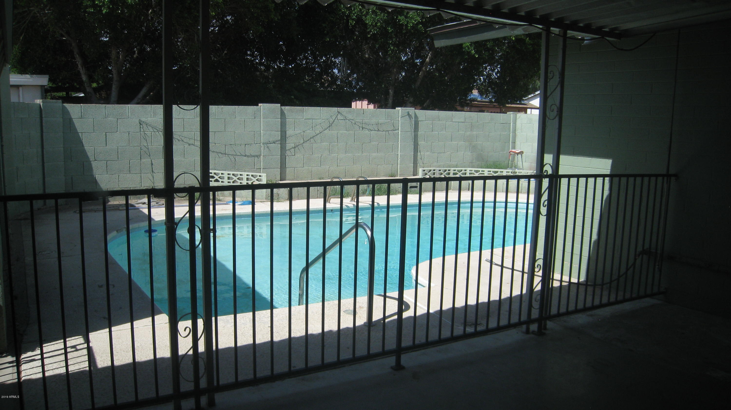 2242 West Cactus Road Phoenix, AZ 85029 - Photo 13 of 28 2242 W Cactus Rd 013
