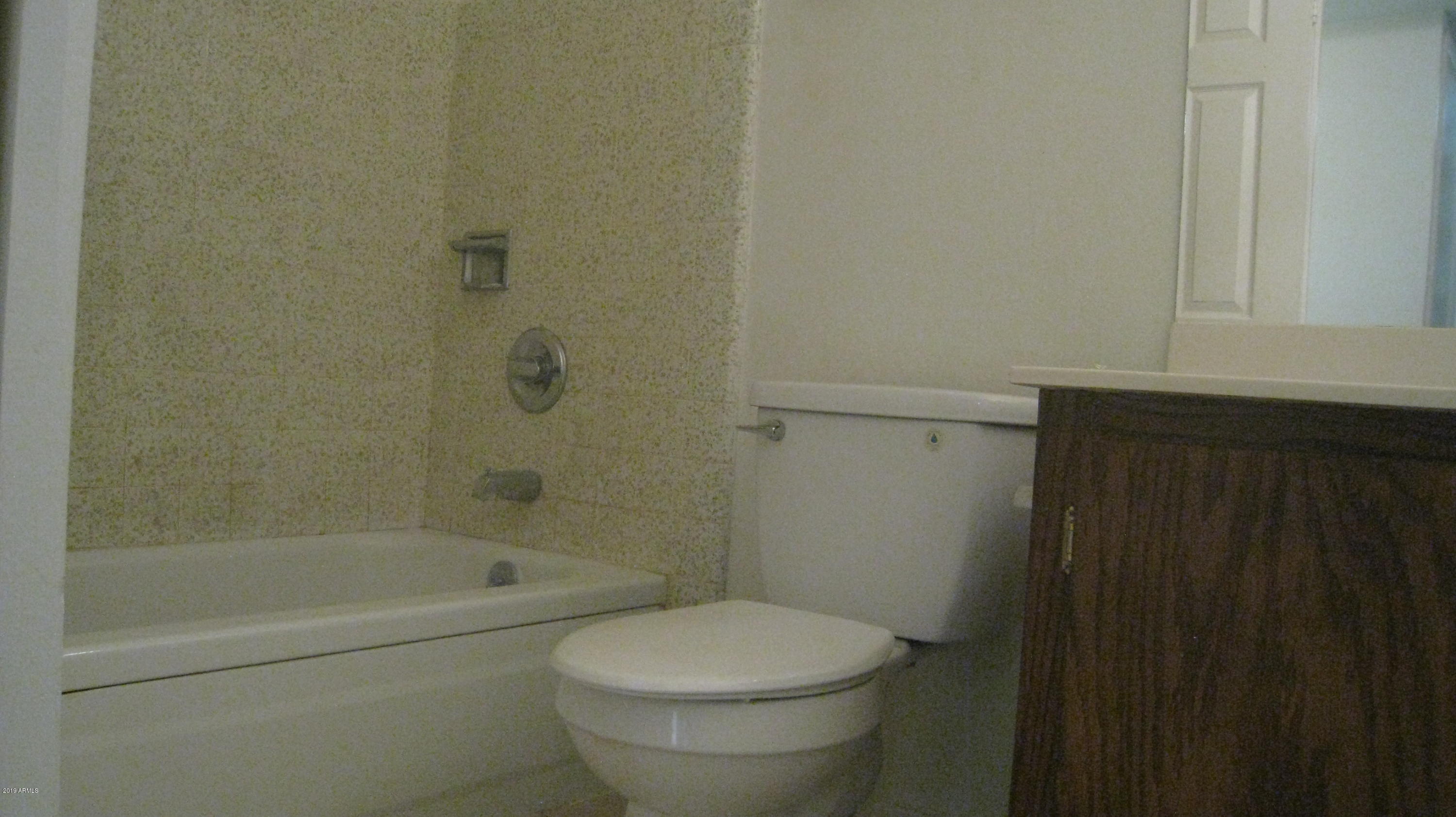2242 West Cactus Road Phoenix, AZ 85029 - Photo 17 of 28 2242 W Cactus Rd 017