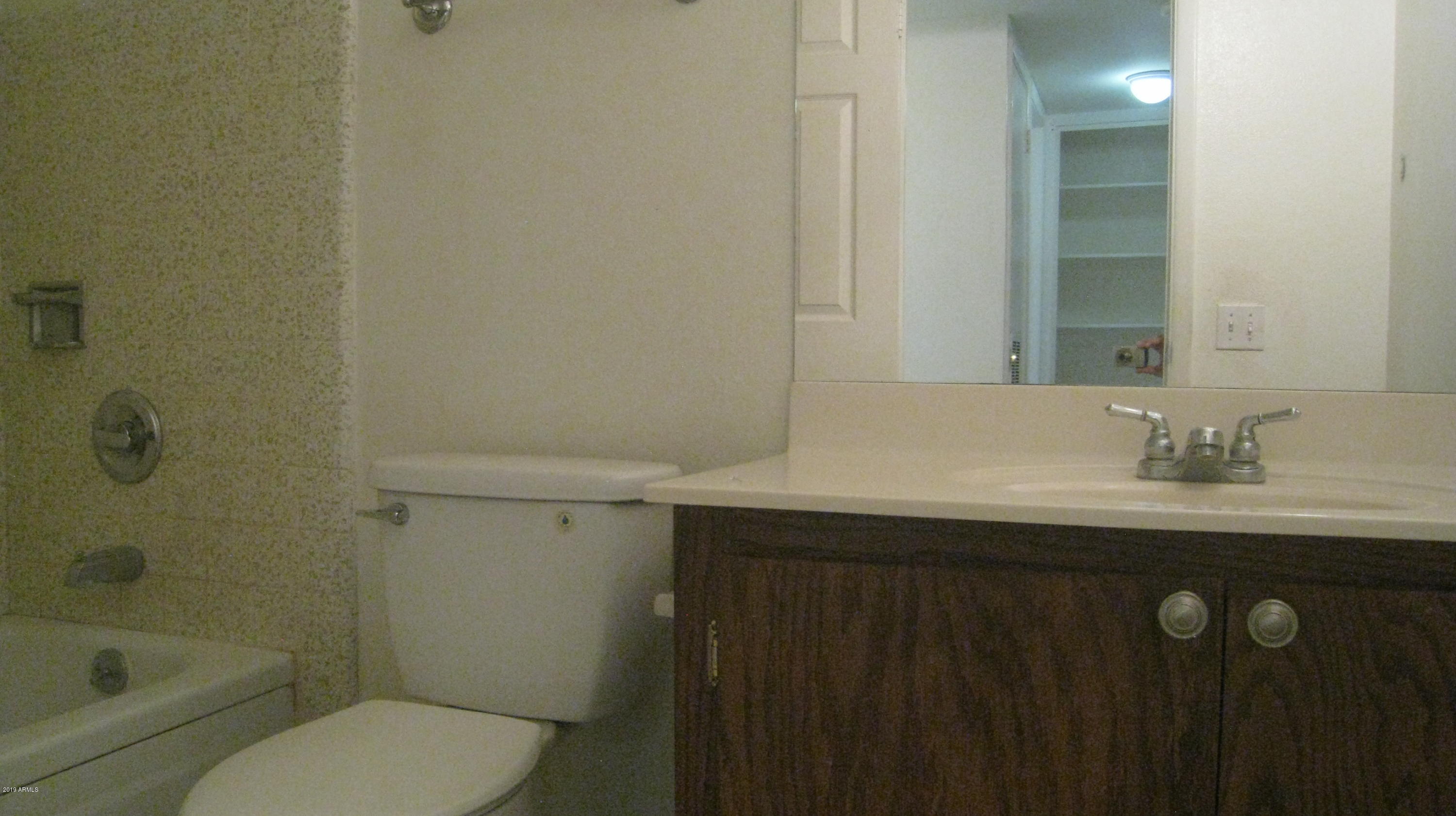 2242 West Cactus Road Phoenix, AZ 85029 - Photo 18 of 28 2242 W Cactus Rd 018