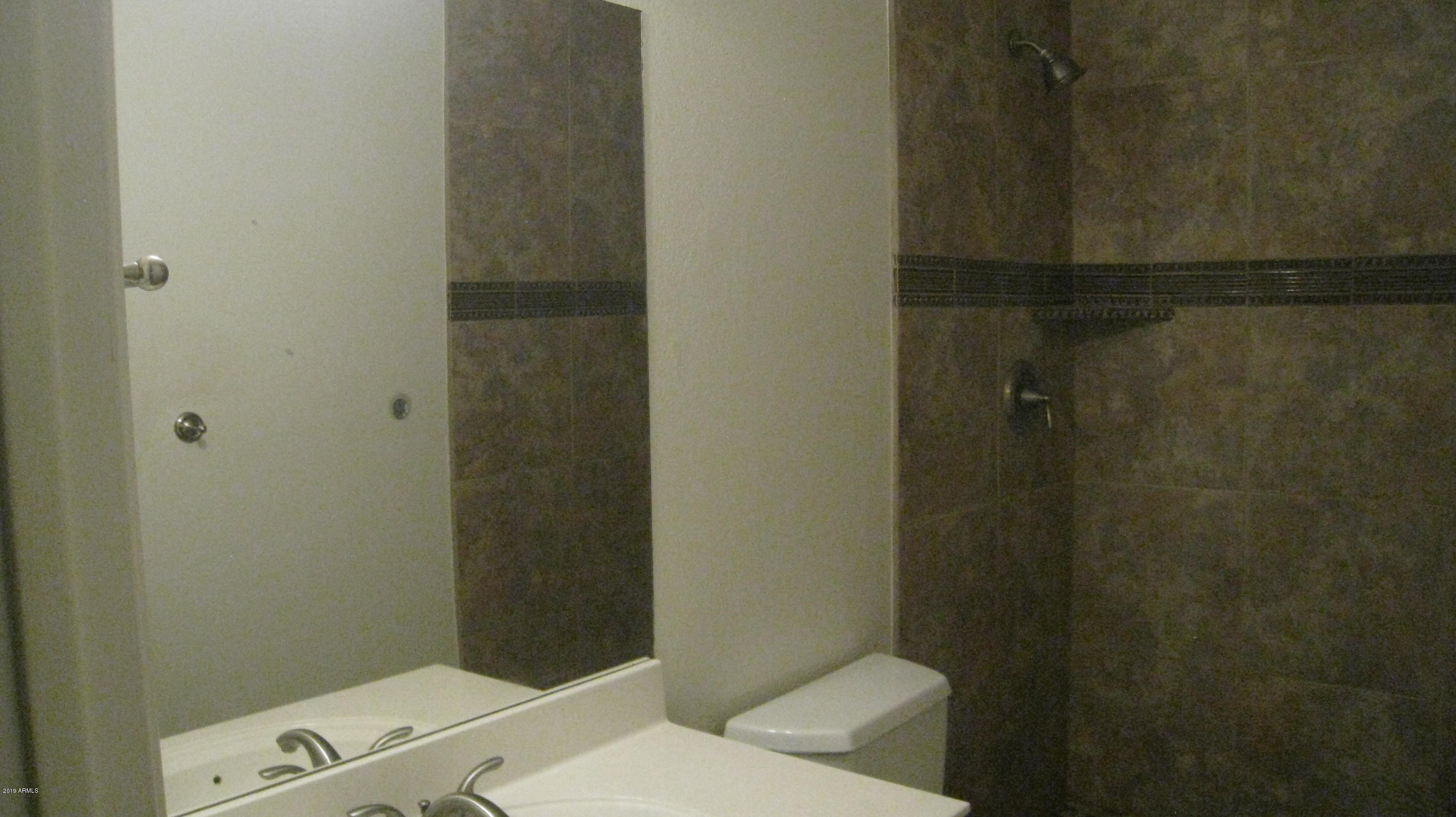 2242 West Cactus Road Phoenix, AZ 85029 - Photo 21 of 28 2242 W Cactus Rd 021