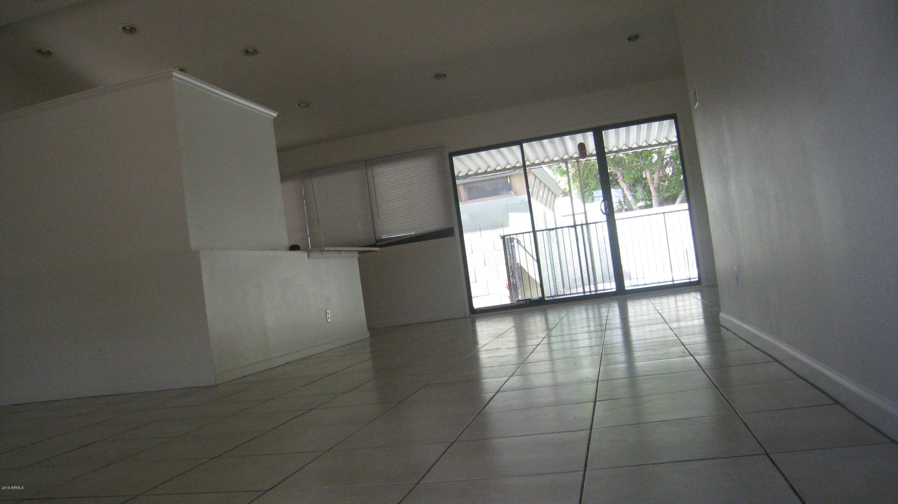 2242 West Cactus Road Phoenix, AZ 85029 - Photo 10 of 28 2242 W Cactus Rd 009
