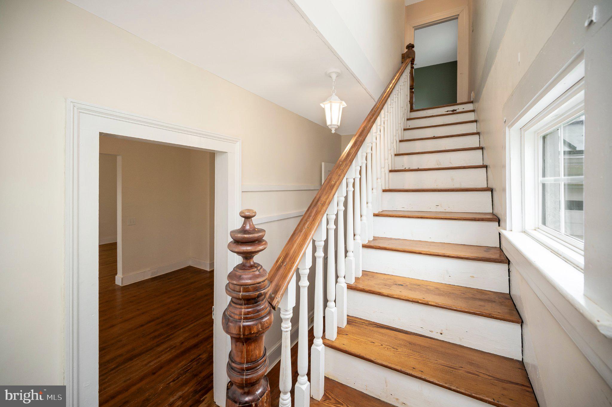 23202 Village Road Unionville, VA 22567 - Photo 9 of 58 a view of entryway