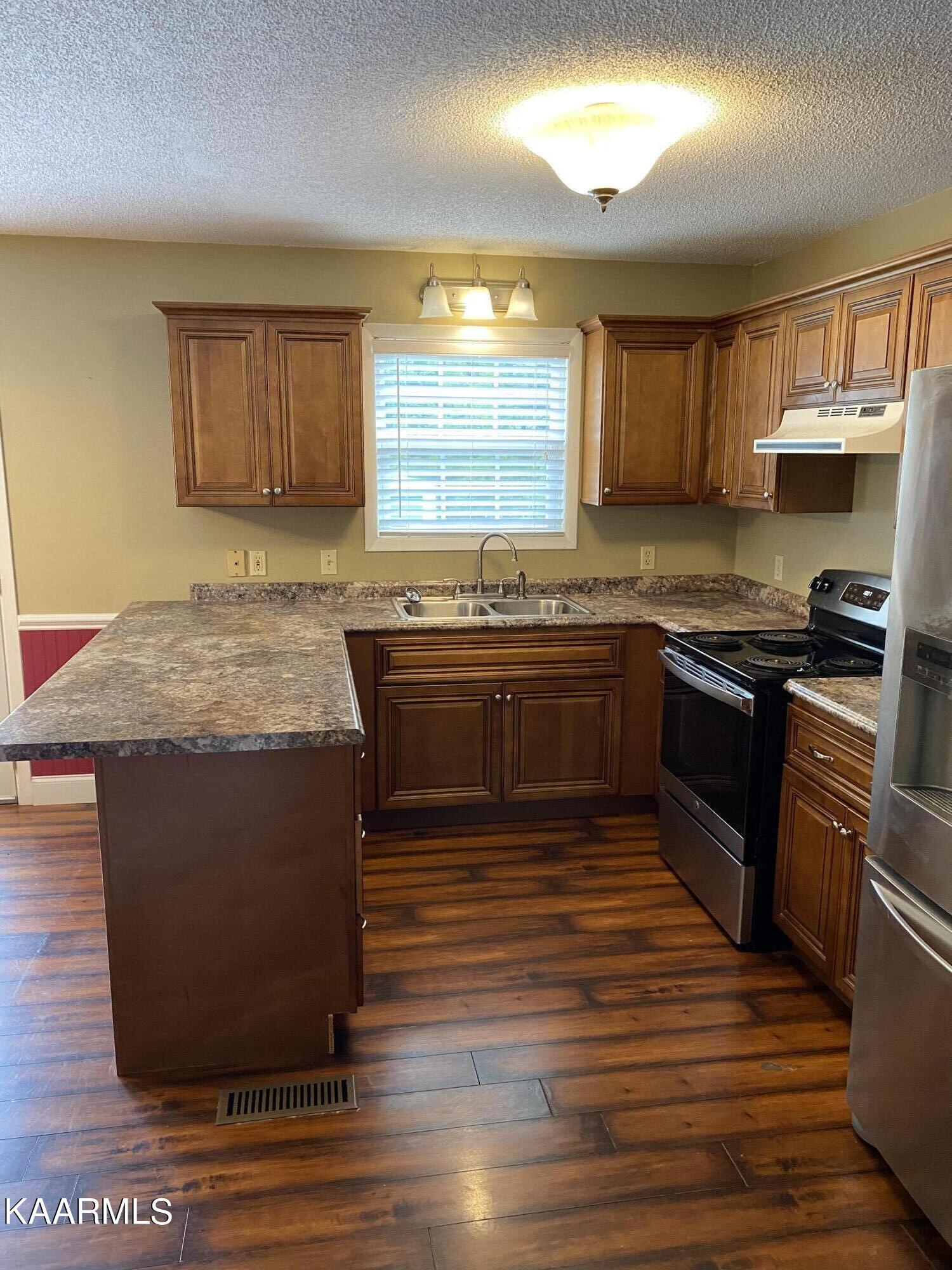 283 Verdun Road Oneida, TN 37841 - Photo 11 of 20 kitchen