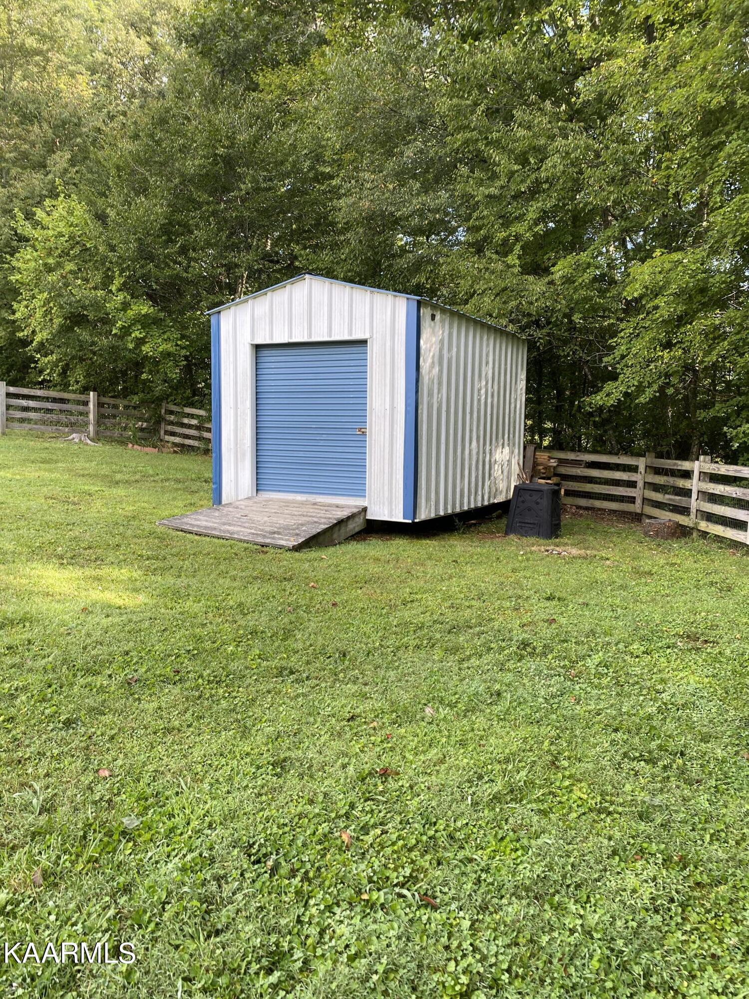 283 Verdun Road Oneida, TN 37841 - Photo 9 of 20 storage