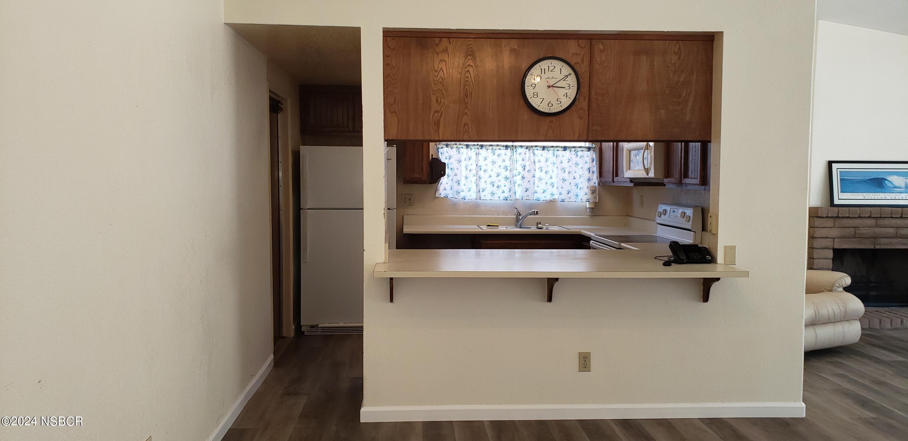 624 North Seventh Street Lompoc, CA 93436 - Photo 3 of 8 Kitchen