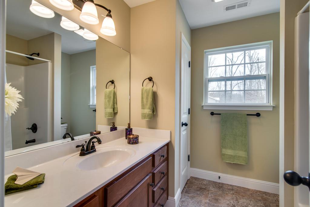 986 Hooper Road Charlotte, TN 37036 - Photo 13 of 16 Gallery Image 13