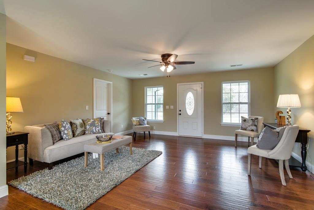 986 Hooper Road Charlotte, TN 37036 - Photo 9 of 16 Gallery Image 9