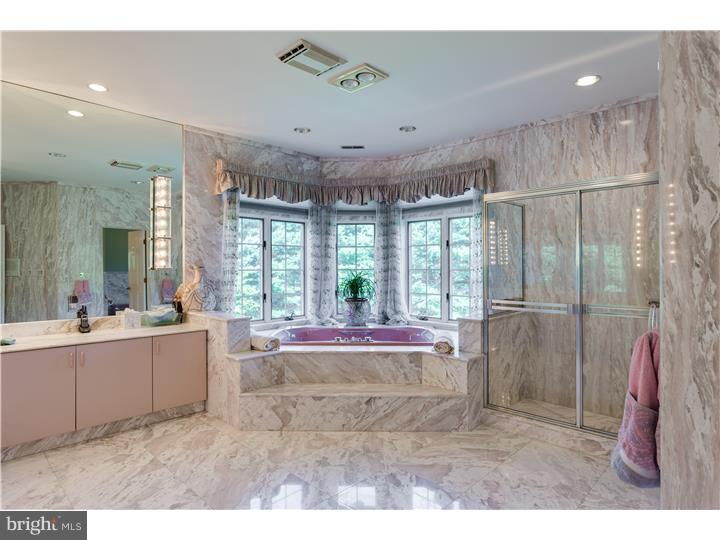 824 Cox Road Moorestown, NJ 08057 - Photo 15 of 25 Master Bathroom
