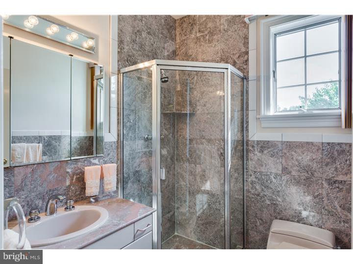 824 Cox Road Moorestown, NJ 08057 - Photo 17 of 25 Bathroom