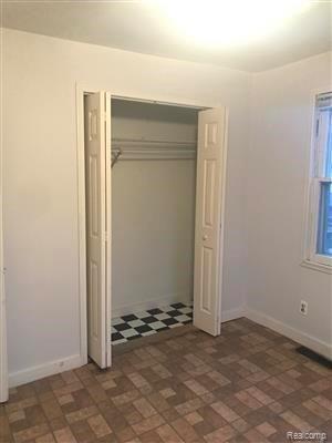 12045 Telegraph Road Carleton, MI 48117 - Photo 11 of 15 IMG_5491.JPG