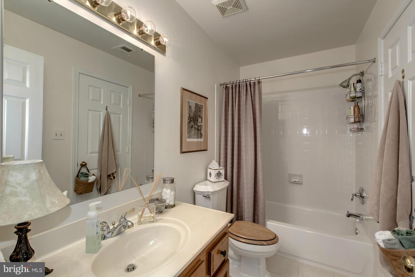 8176 Cliffview Avenue Springfield, VA 22153 - Photo 23 of 27 Bath