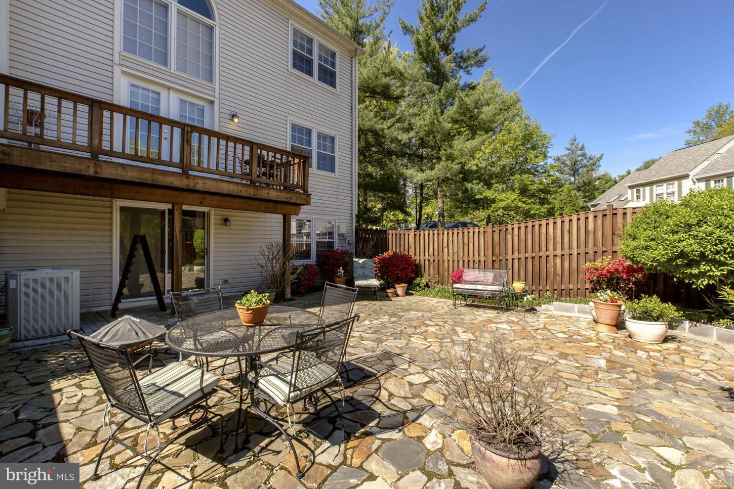 8176 Cliffview Avenue Springfield, VA 22153 - Photo 26 of 27 Exterior (Rear)
