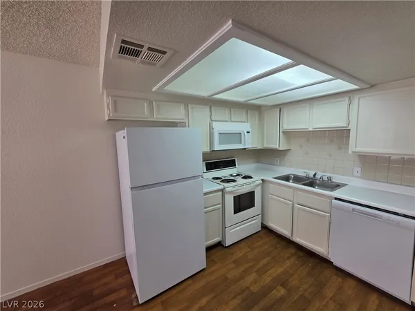$1,175 | 1104 Pinto Rock Lane, Unit 201, Las Vegas, NV 89128
