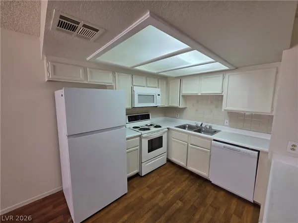 $1,175 | 1104 Pinto Rock Lane, Unit 201, Las Vegas, NV 89128