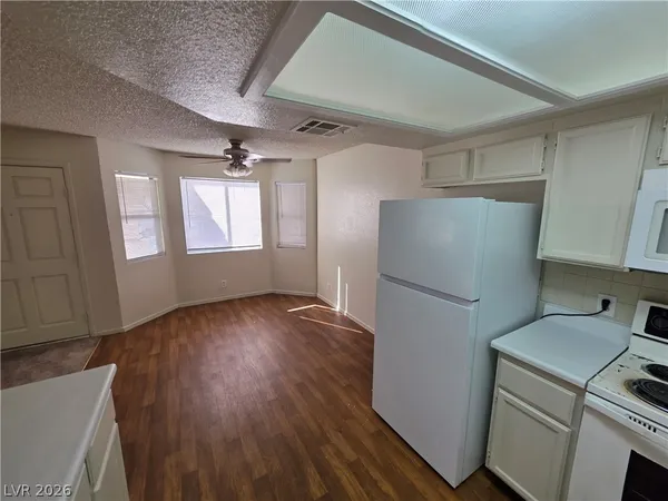 $1,175 | 1104 Pinto Rock Lane, Unit 201, Las Vegas, NV 89128