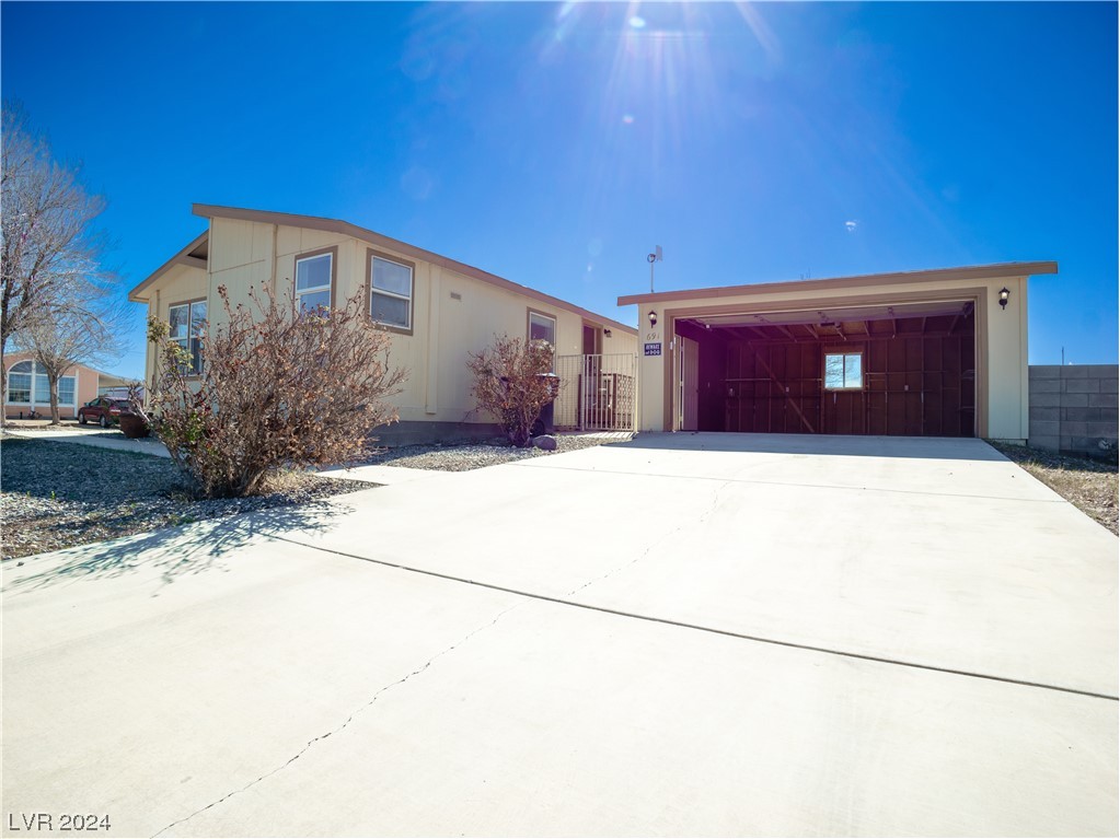 691 East Simkins Road Pahrump, NV 89060 - Photo 2 of 22 Gallery Image 2