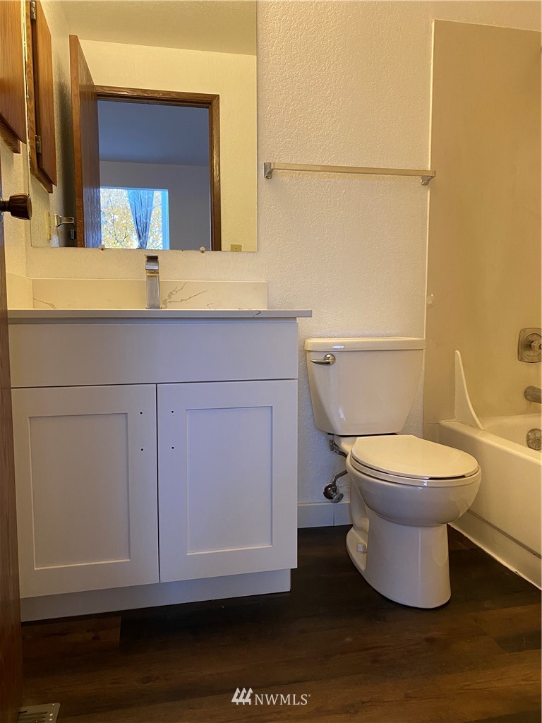 303 Southwest 112th Street, Unit D412 Seattle, WA 98146 - Photo 6 of 15