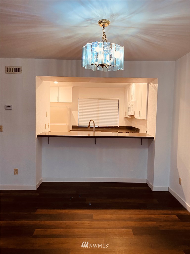 303 Southwest 112th Street, Unit D412 Seattle, WA 98146 - Photo 10 of 15