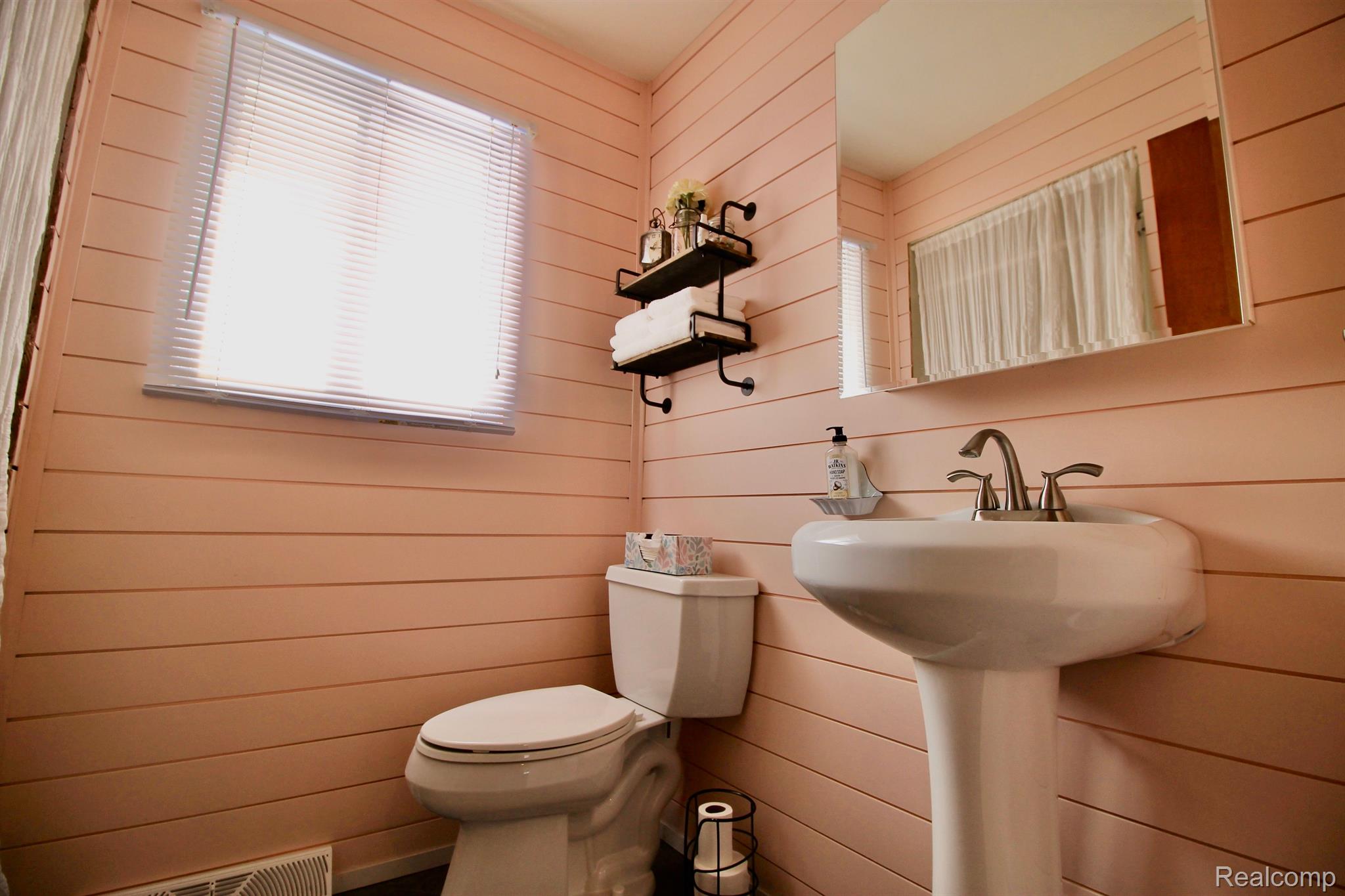 11035 North Evergreen Road Birch Run, MI 48415 - Photo 10 of 25 Gallery Image 10