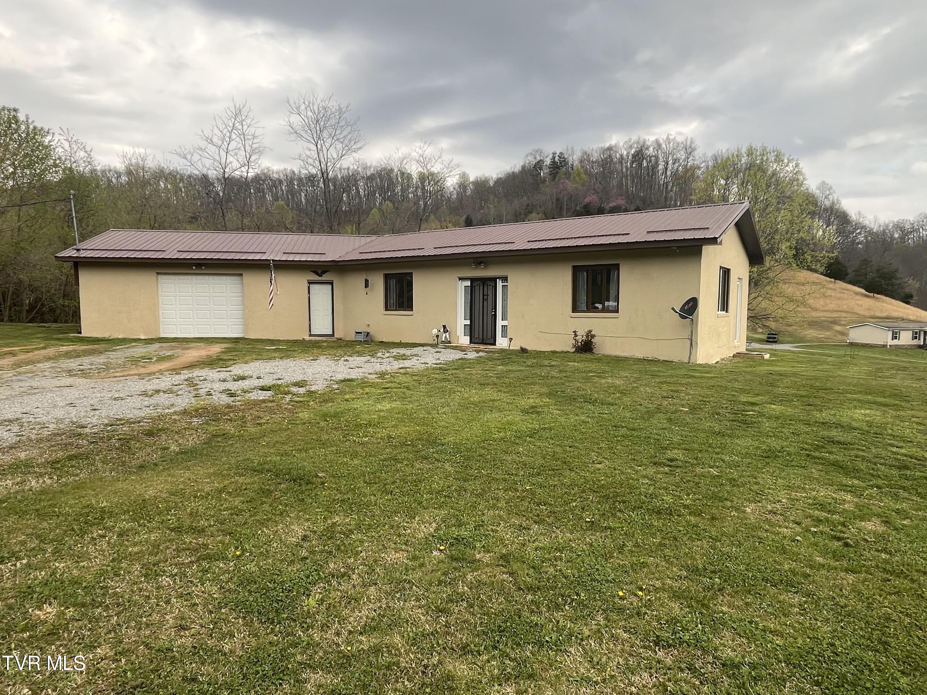 461 Eaton Hill Road Hiltons, VA 24258 - Photo 1 of 27 IMG_8902