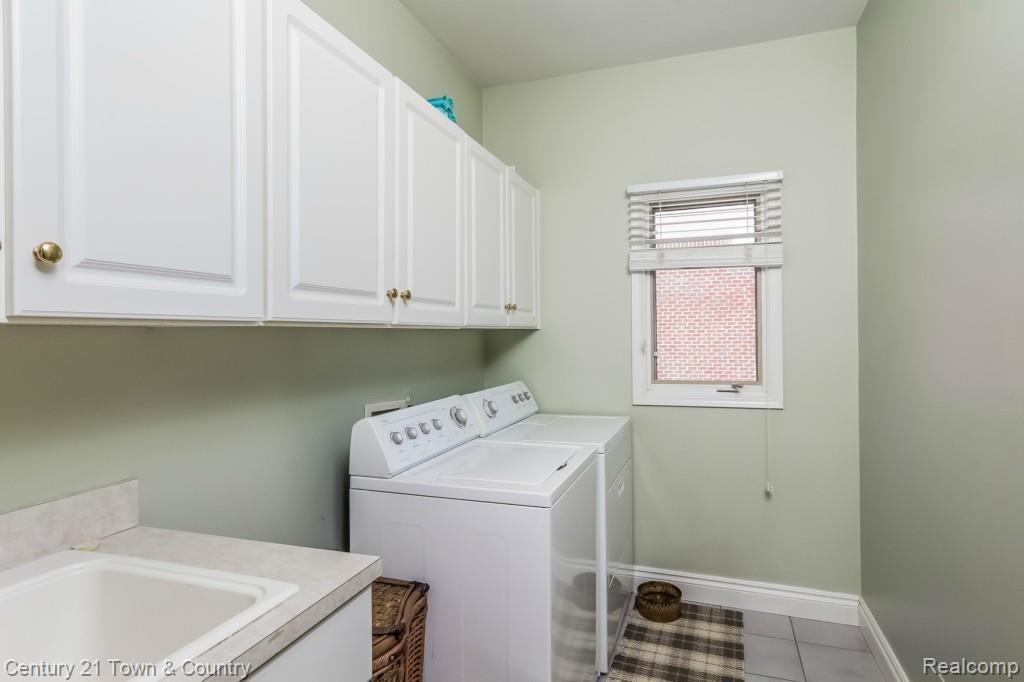 320 Wyngate Drive Rochester, MI 48307 - Photo 20 of 47 023-Laundry_Room-1722750-large.jpg