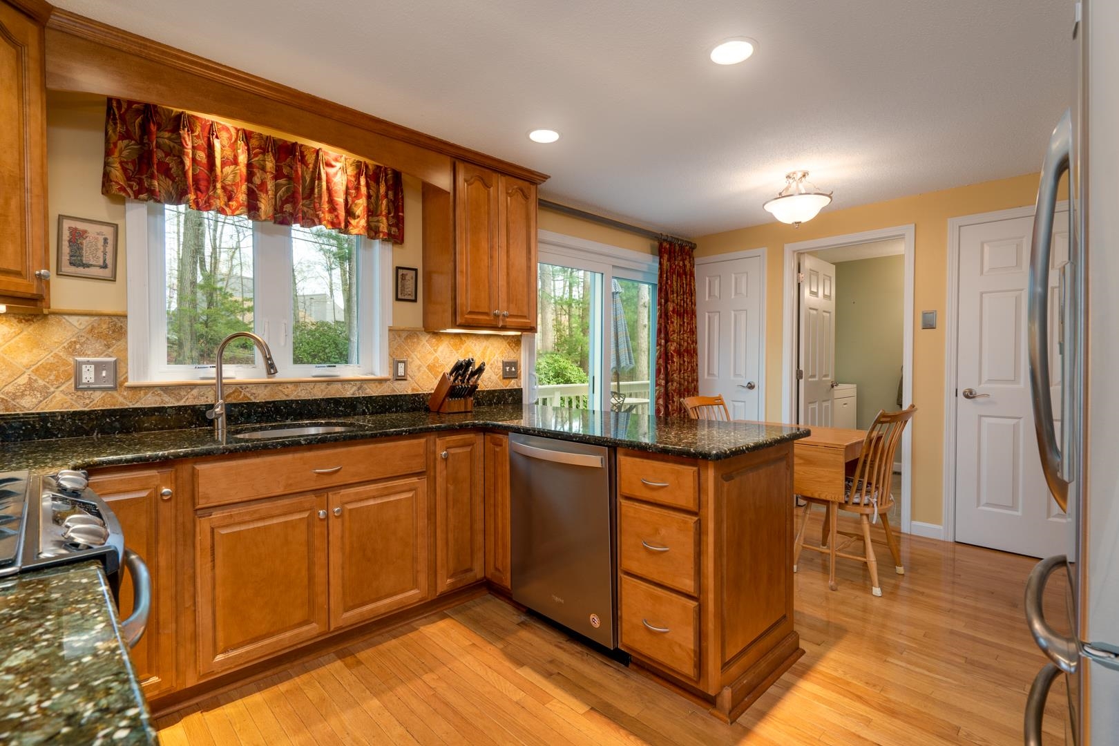 11 Quaker Road, Unit 81 Nashua, NH 03063 - Photo 11 of 31