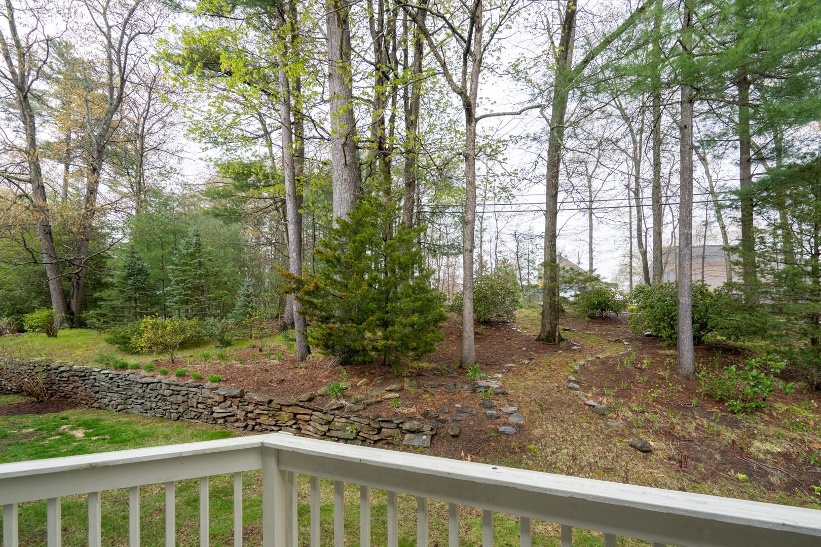 11 Quaker Road, Unit 81 Nashua, NH 03063 - Photo 25 of 31