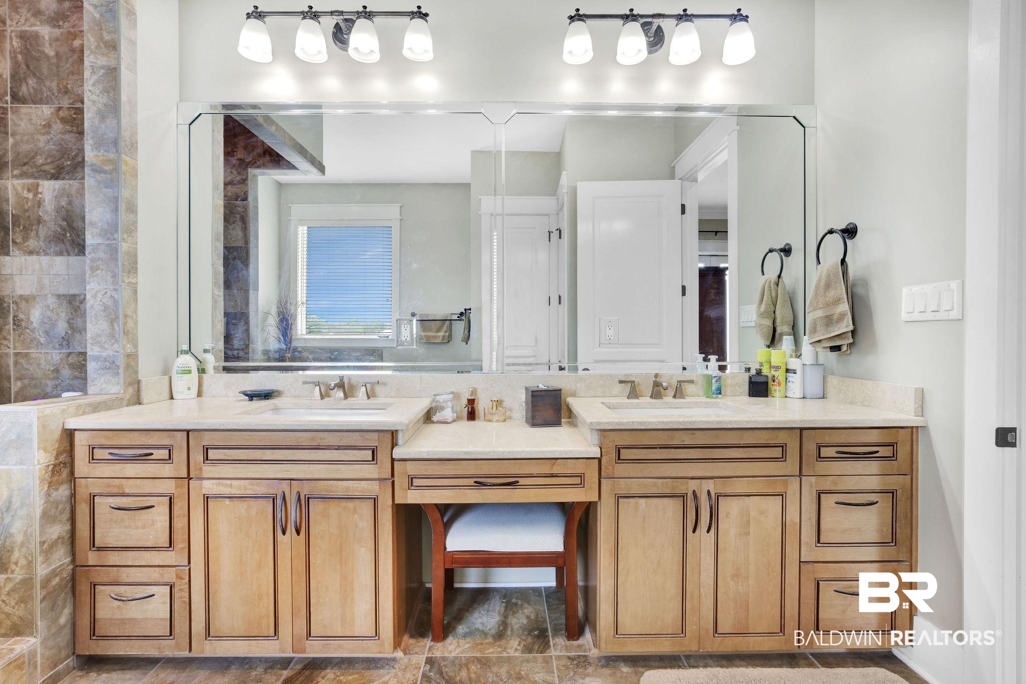 26159-26157 Marina Road Orange Beach, AL 36561 - Photo 40 of 50 West Unit Master Bath