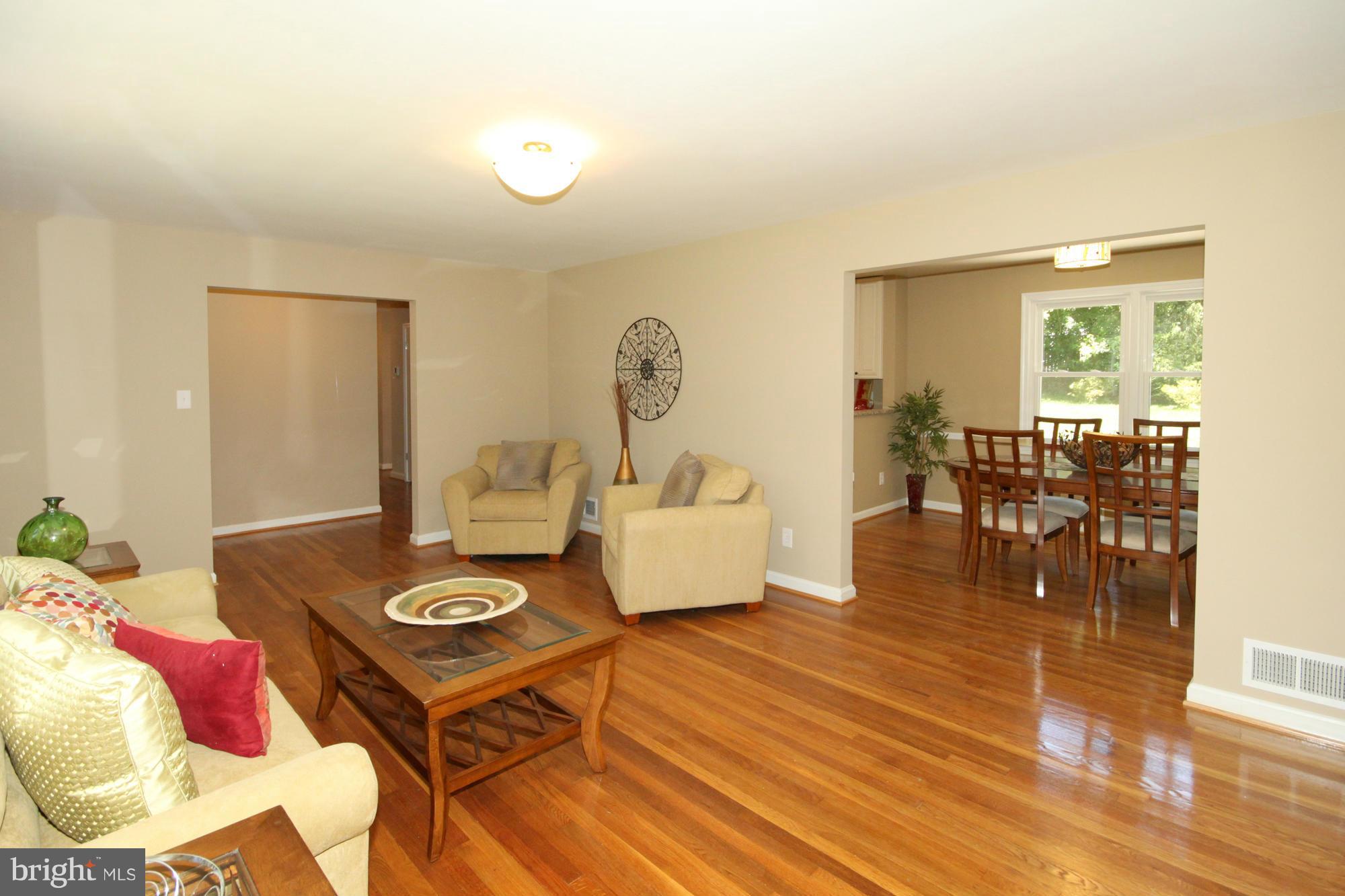 6422 Overhill Road Falls Church, VA 22042 - Photo 4 of 30 Living Room