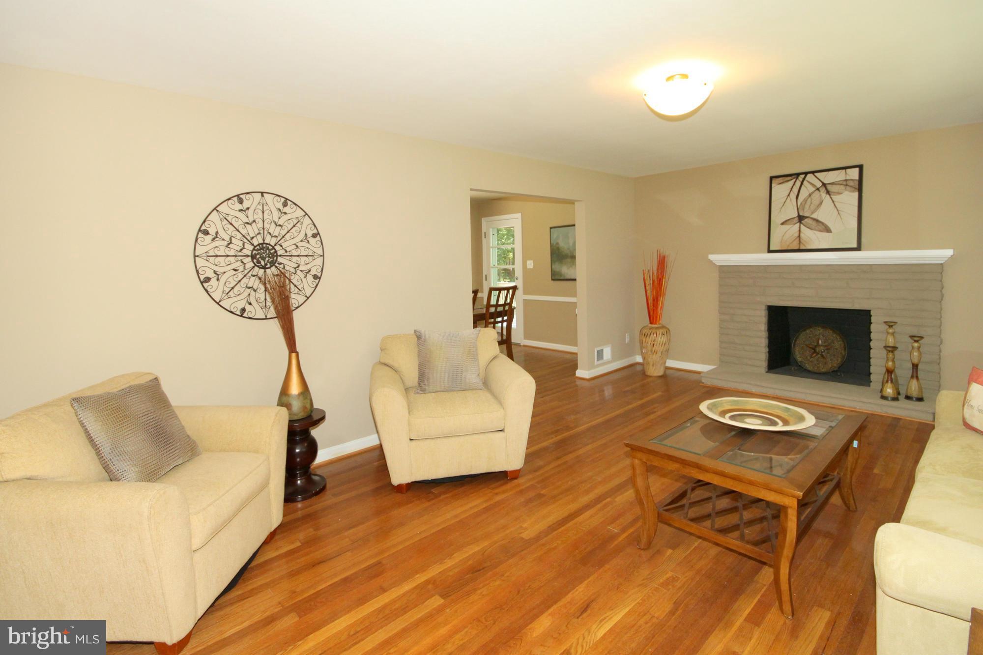 6422 Overhill Road Falls Church, VA 22042 - Photo 5 of 30 Living Room