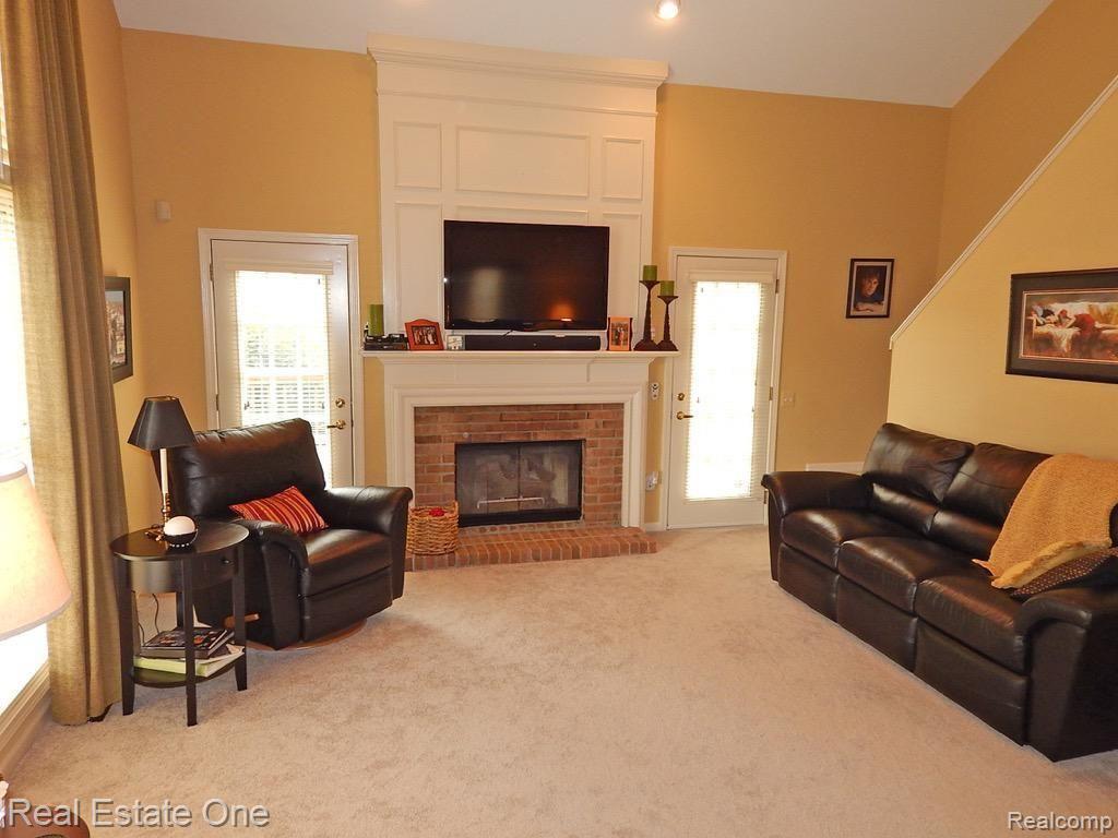 1695 Devonwood Drive Rochester, MI 48306 - Photo 15 of 37 grt.room