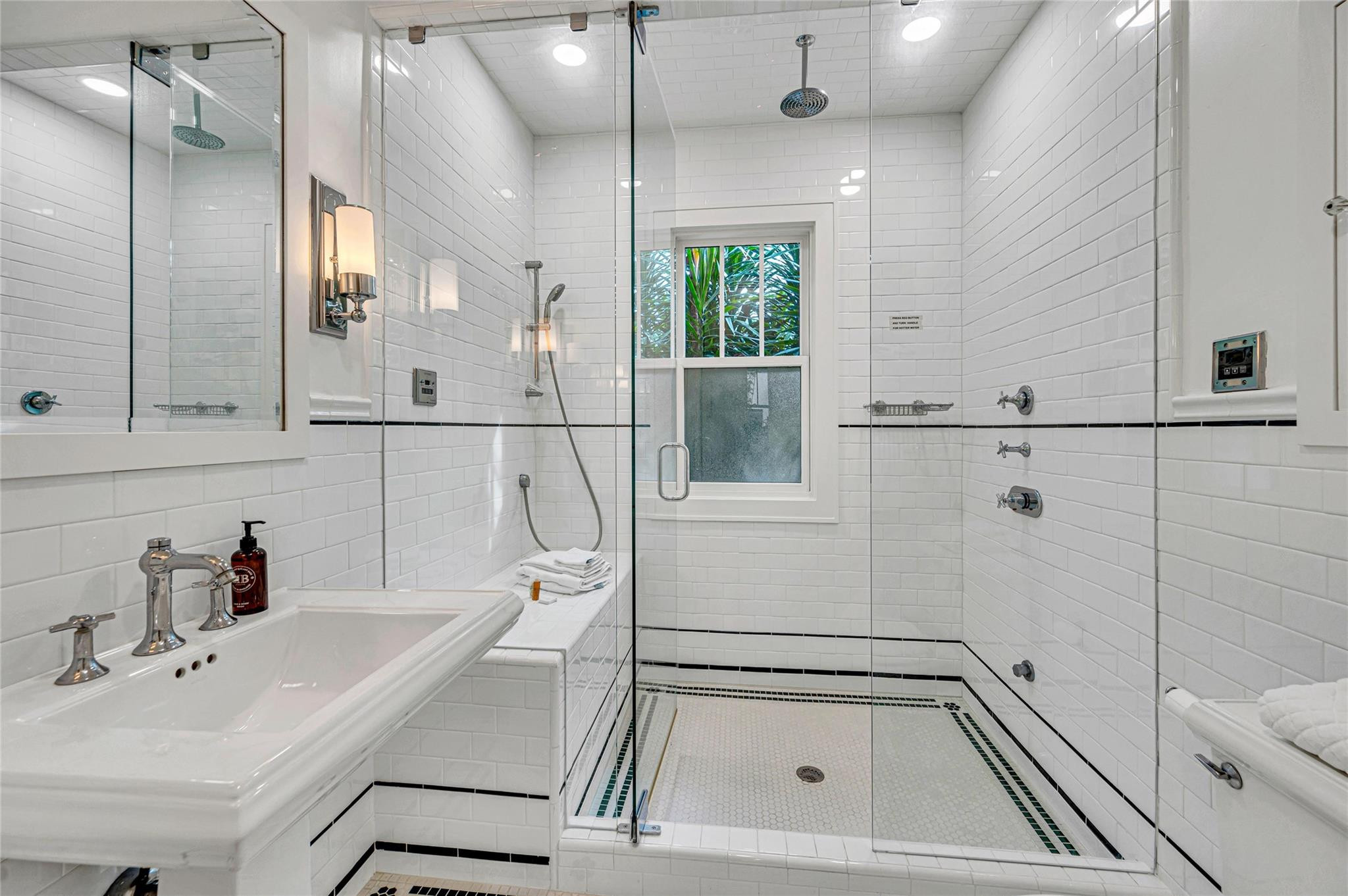 431 North Victoria Park Road Fort Lauderdale, FL 33301 - Photo 18 of 66 Guest bath