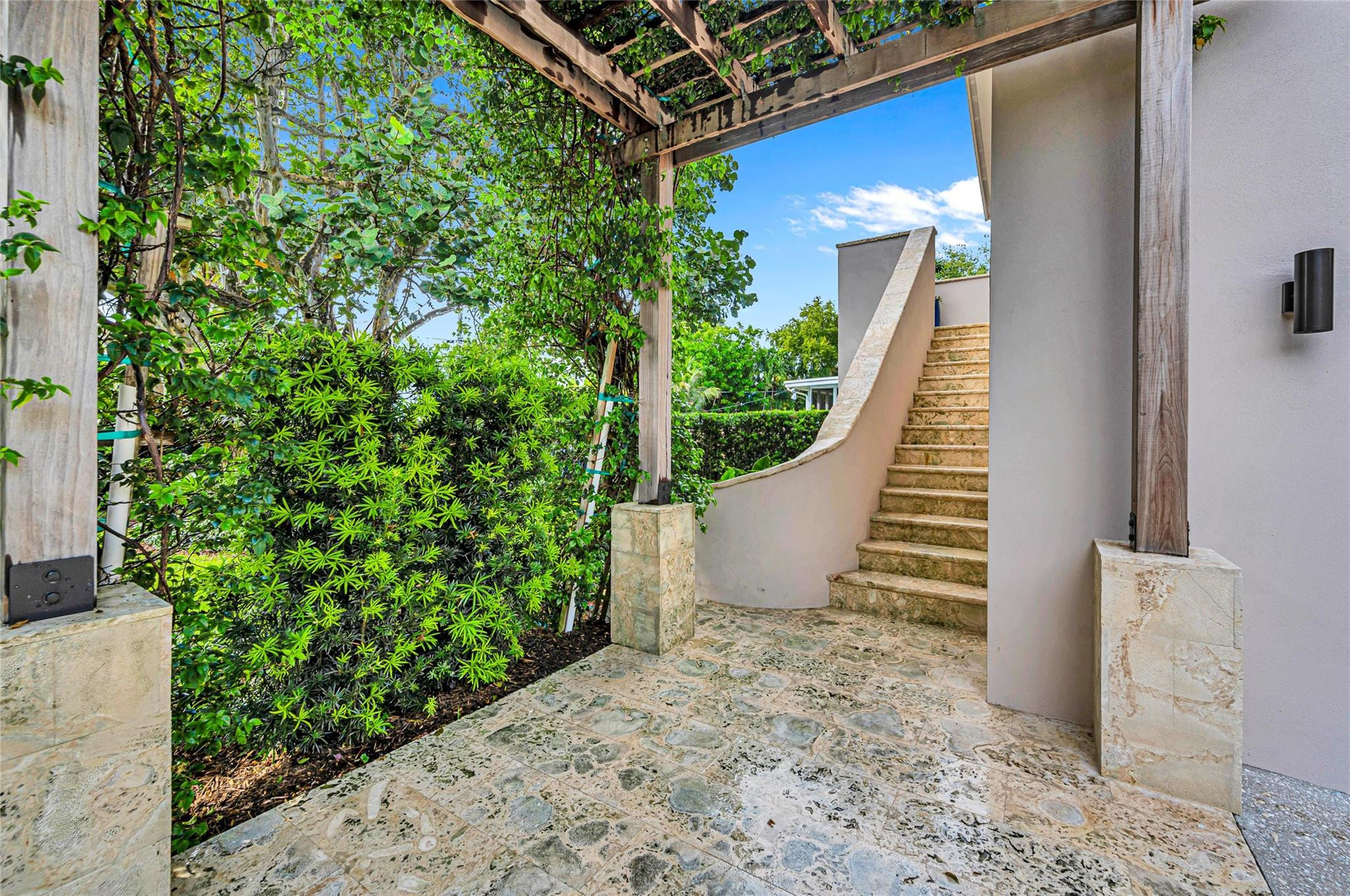 431 North Victoria Park Road Fort Lauderdale, FL 33301 - Photo 24 of 66 Stairs to the apartment