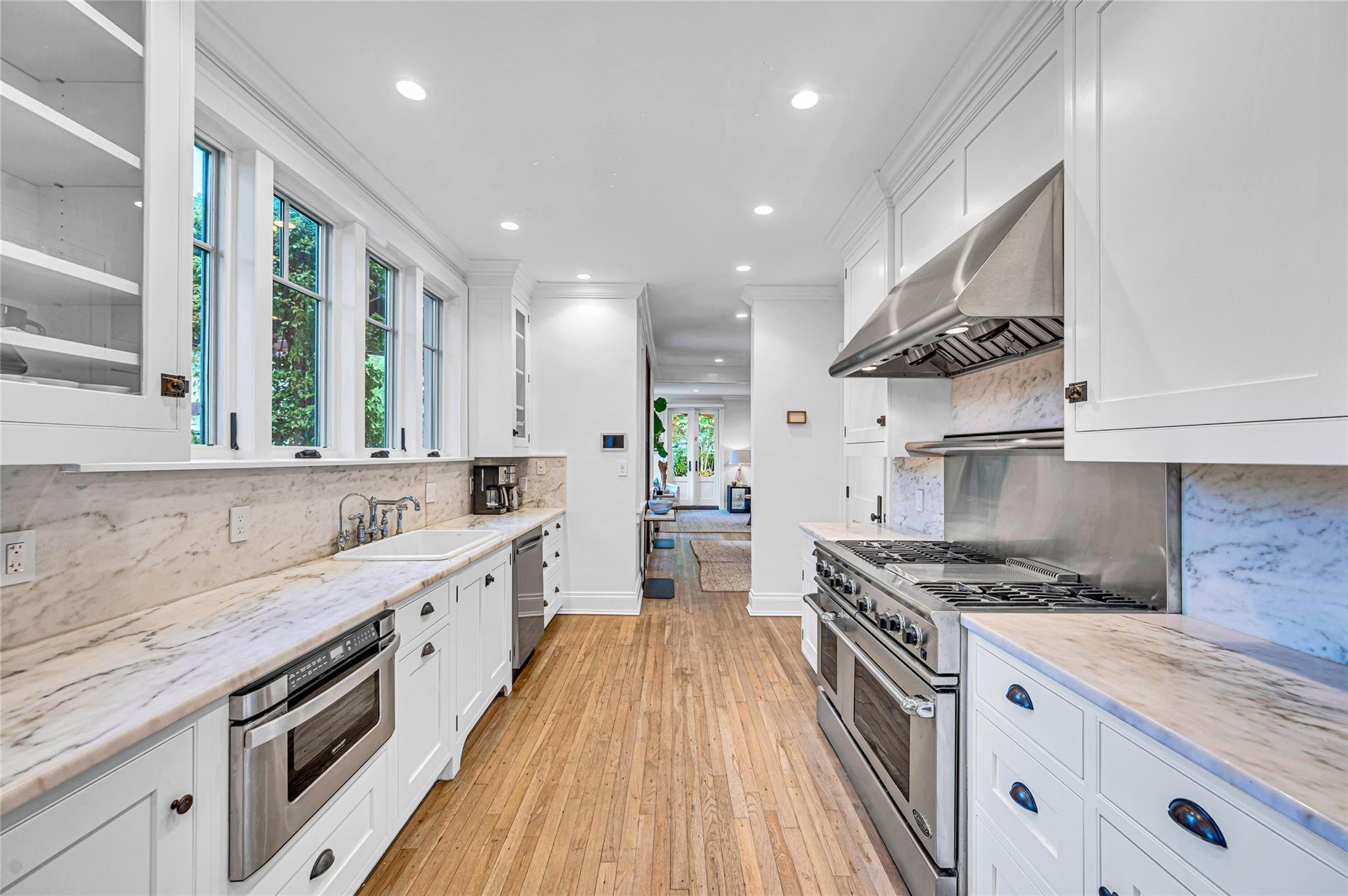 431 North Victoria Park Road Fort Lauderdale, FL 33301 - Photo 7 of 66 Professional grade kitchen
