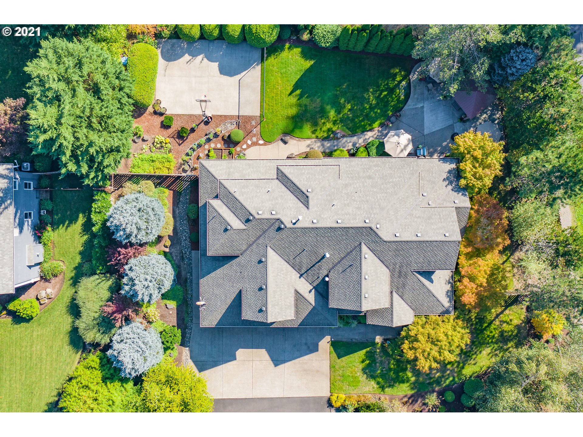 14088 Goodall Road Lake Oswego, OR 97034 - Photo 3 of 30 Gallery Image 3