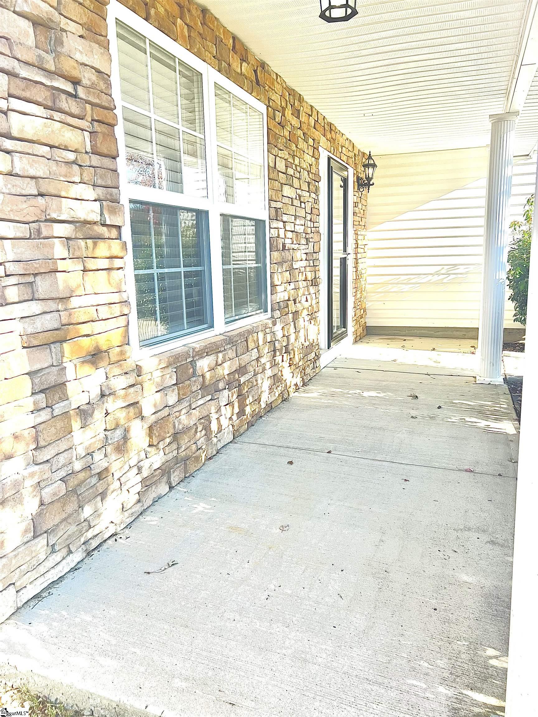 102 Falling Spring Court Simpsonville, SC 29681 - Photo 2 of 15 Gallery Image 2