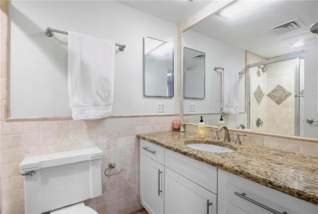 $214,500 | 4545 Wornall Road, Unit 1200, Kansas City, MO 64111