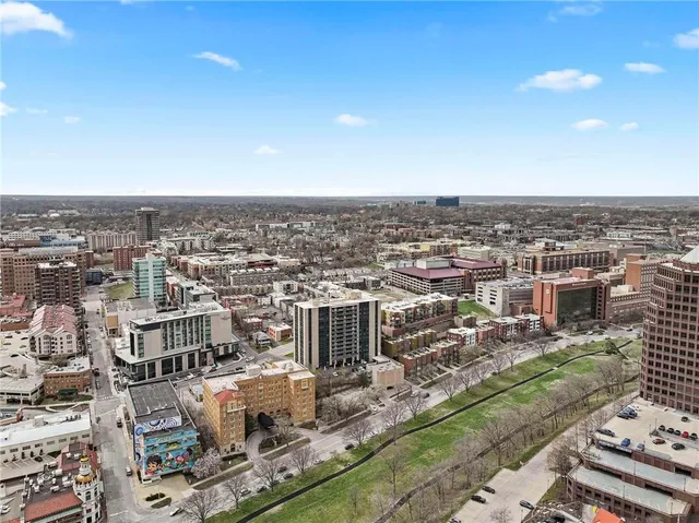 $214,500 | 4545 Wornall Road, Unit 1200, Kansas City, MO 64111