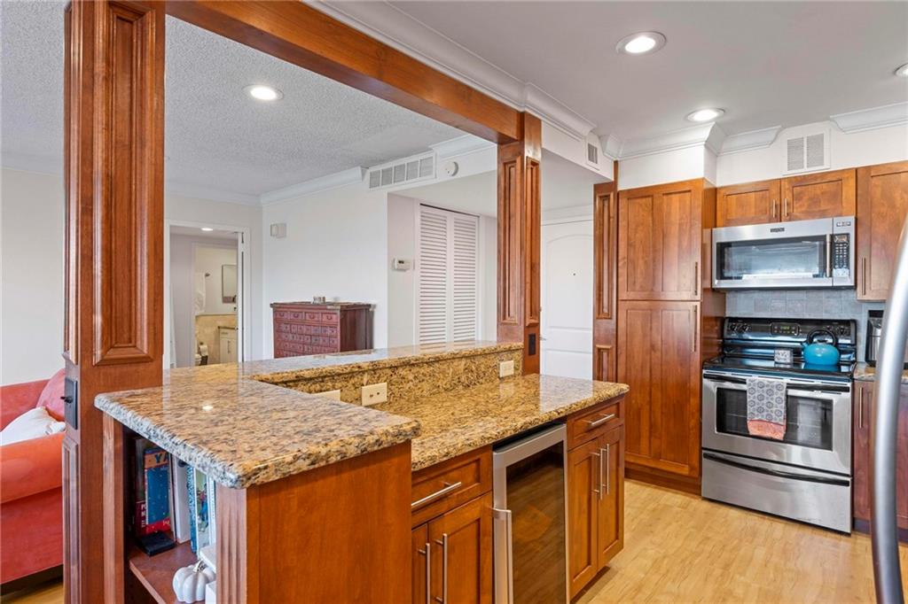 4545 Wornall Road, Unit 1200 Kansas City, MO 64111 - Photo 4 of 36