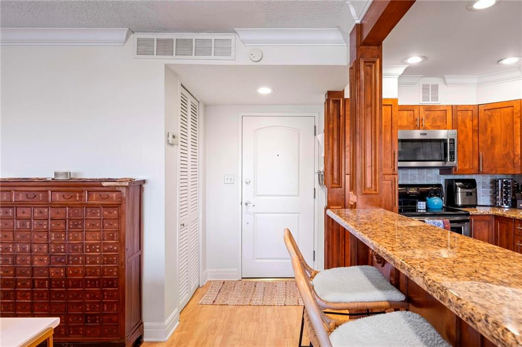 4545 Wornall Road, Unit 1200 Kansas City, MO 64111 - Photo 5 of 36