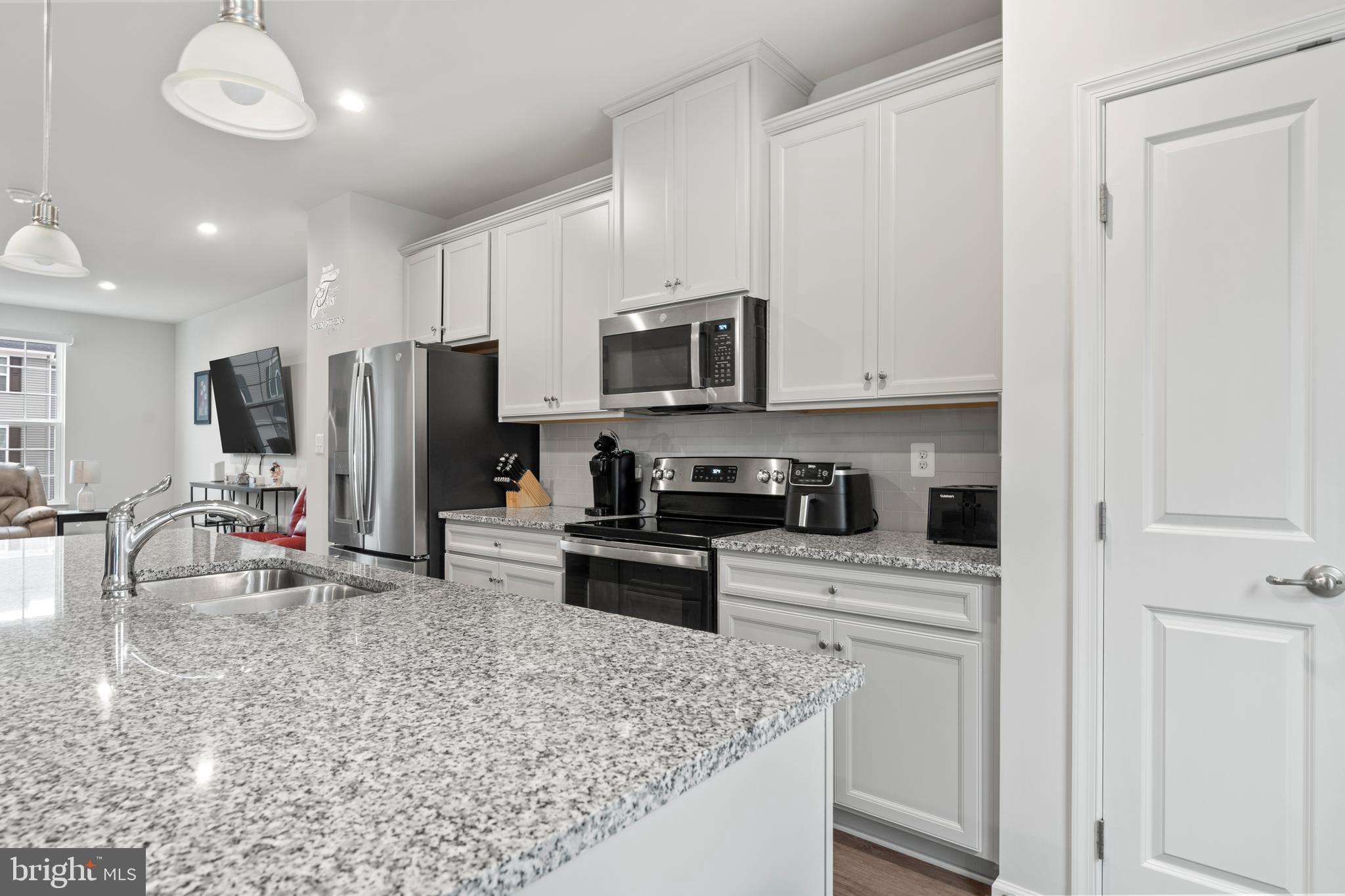 8809 Stevenson Lane Spotsylvania, VA 22553 - Photo 18 of 40 Granite counters