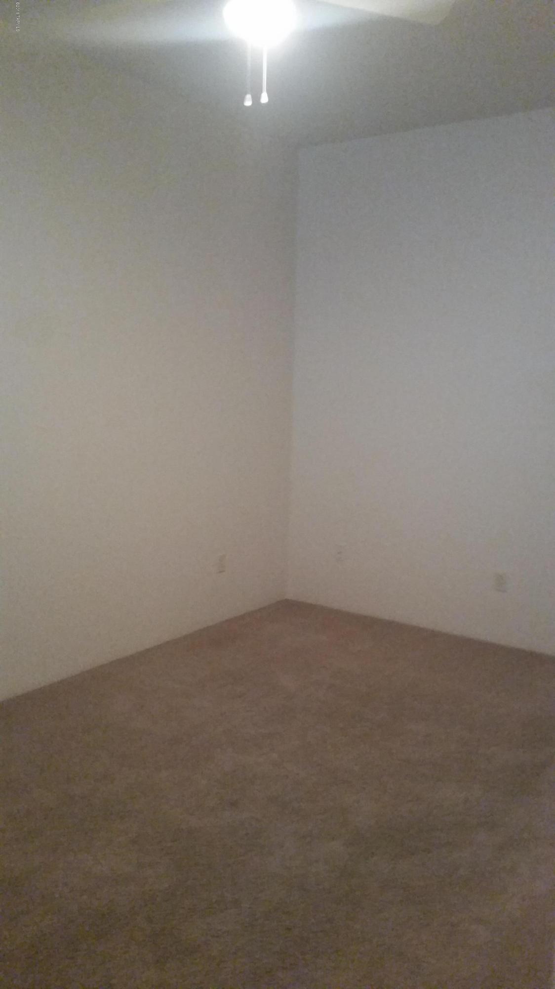 478 East Cedarvale Road Tucson, AZ 85704 - Photo 11 of 39 a view of an empty room