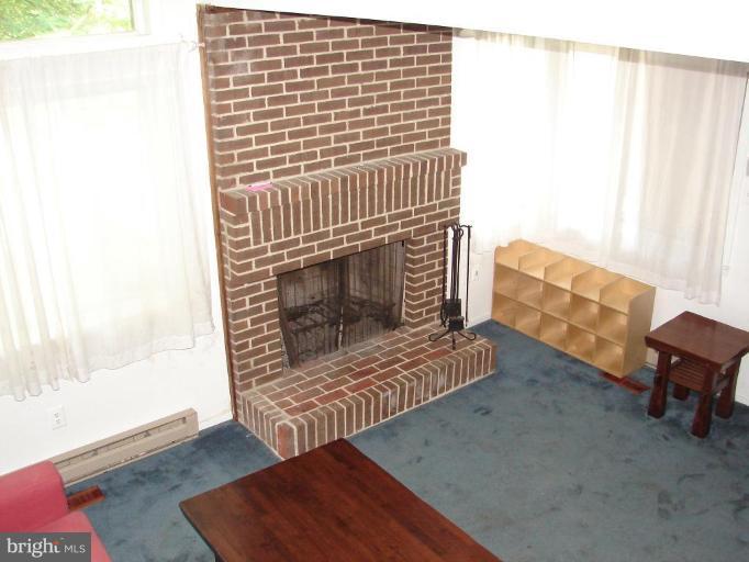 2177 Glencourse Lane Reston, VA 20191 - Photo 3 of 14 Living Room #2