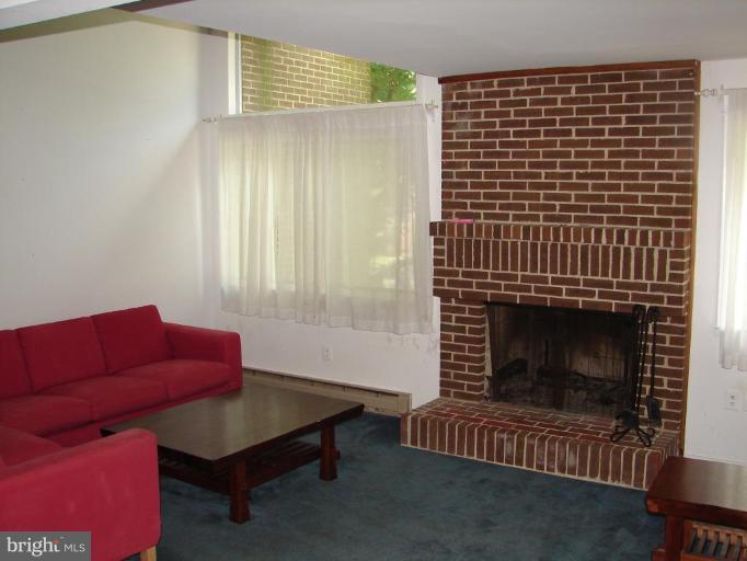 2177 Glencourse Lane Reston, VA 20191 - Photo 4 of 14 Living Room #3