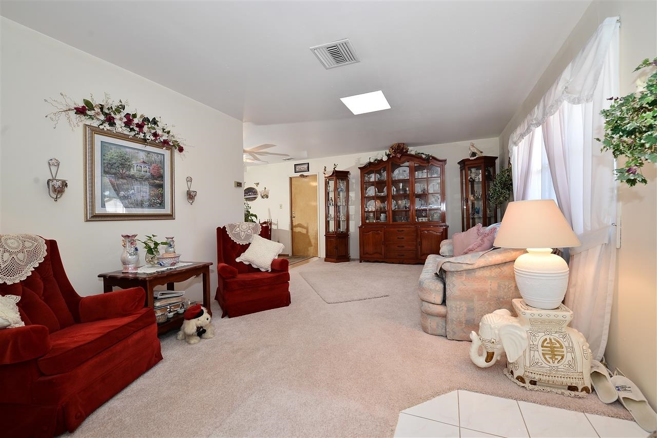 618 Carlsbad Street Spring Valley, CA 91977 - Photo 3 of 18 Gallery Image 3